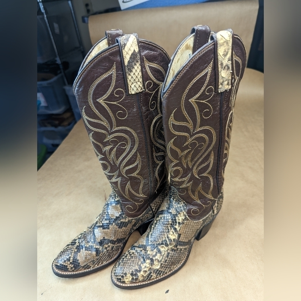 Dan Post boots women's sz 5C Exotic Genuine Gold/Black Python skin classic Weste